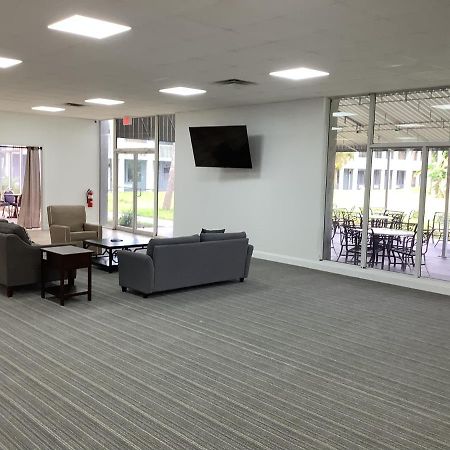 Heritage Park Inn Kissimmee Buitenkant foto